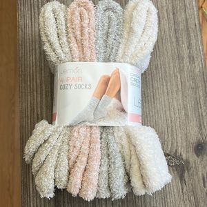 Lemon 4 pair casual crew socks cozy soft woman’s size 5-9.5